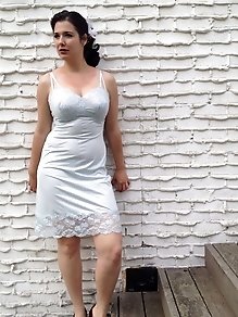 Fiery old cougars in provocative clothes