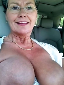 Mad aged mom wants to masturbate the stranger